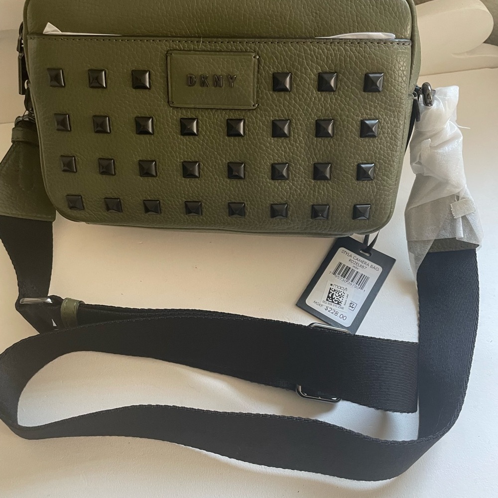 NWT DKNY STYLA CAMERA BAG